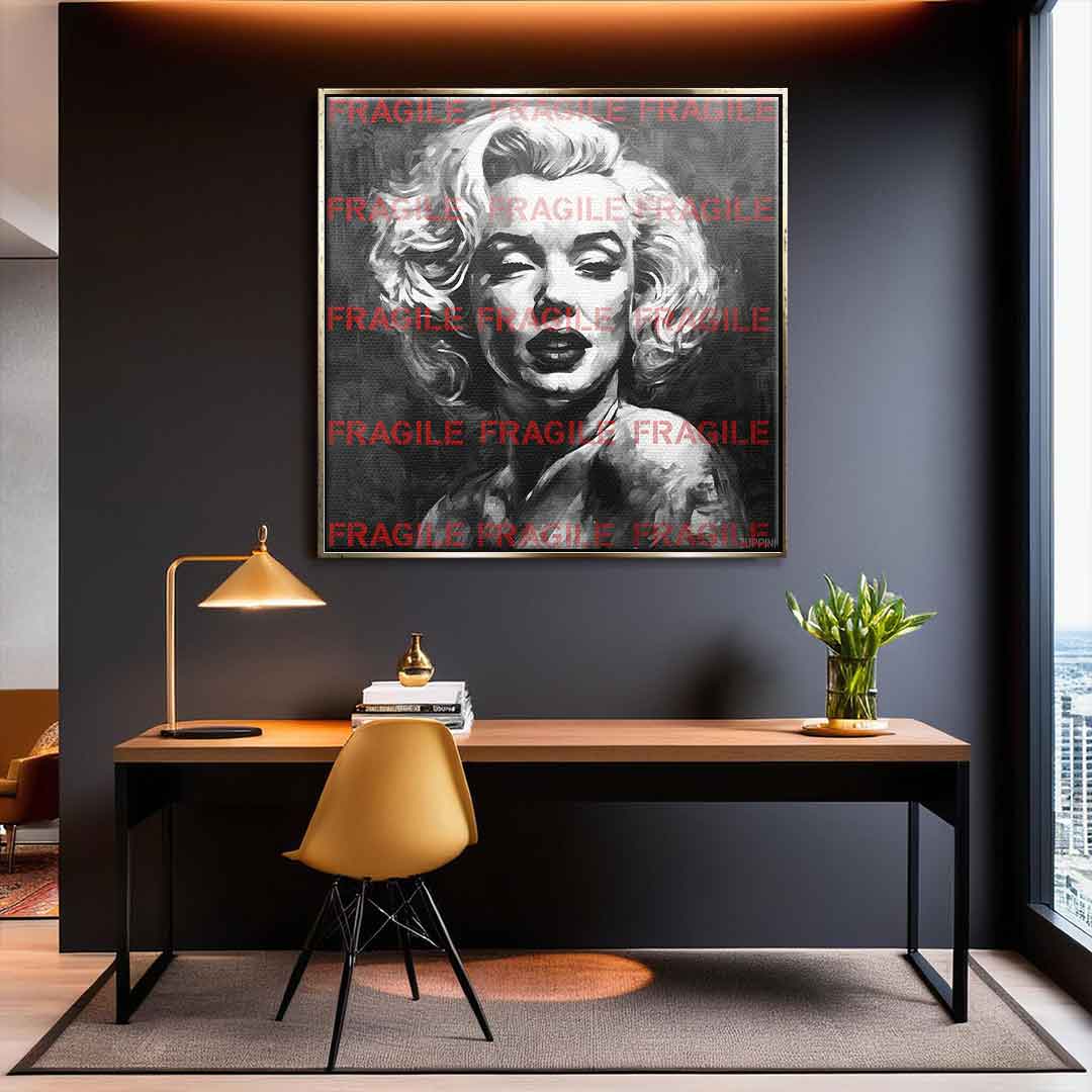 Fragile Monroe