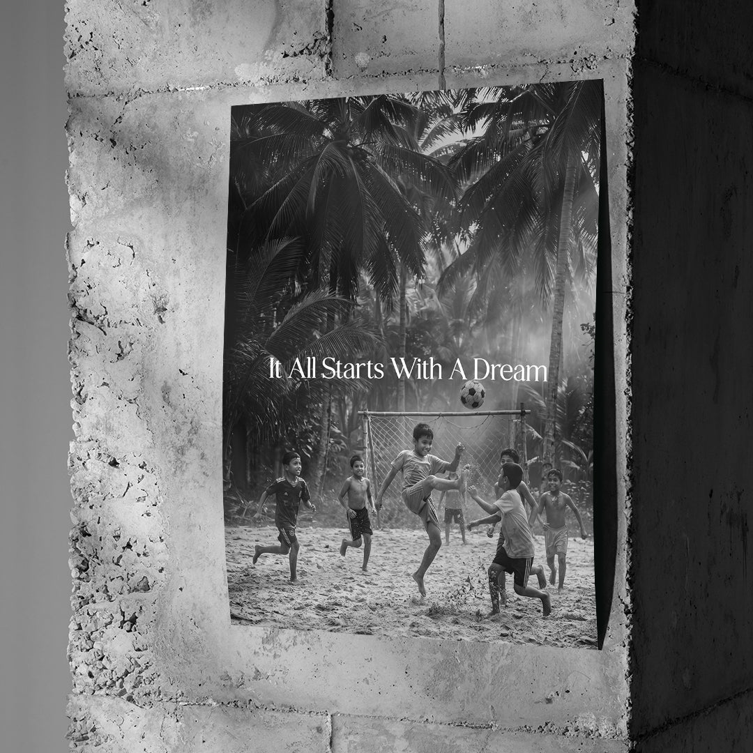 Dream Football Poster Schwarzweiß Betonwand