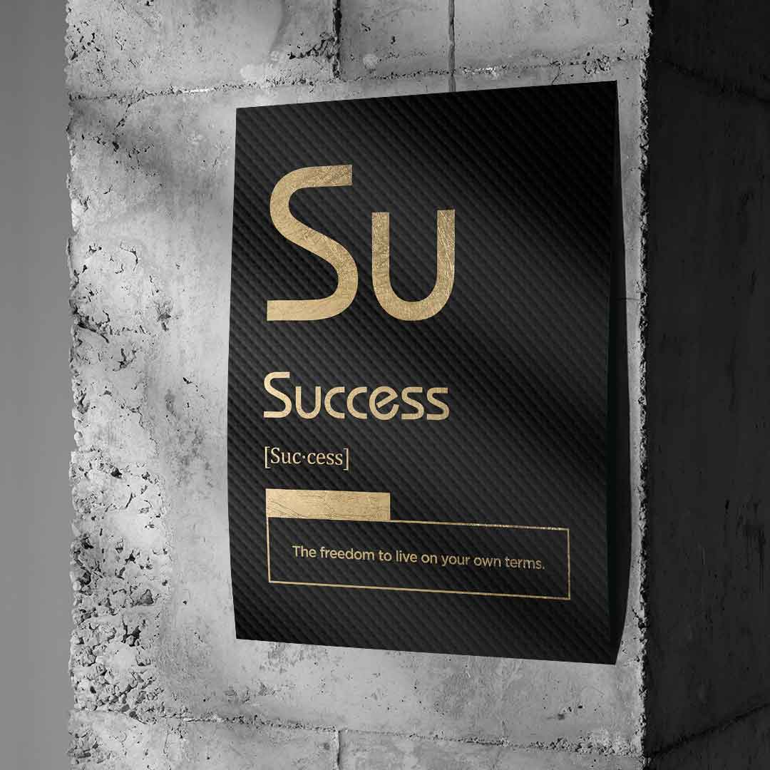 DOTCOMCANVAS® Success (Su) Poster Version Schwarz – Wand-Mockup
