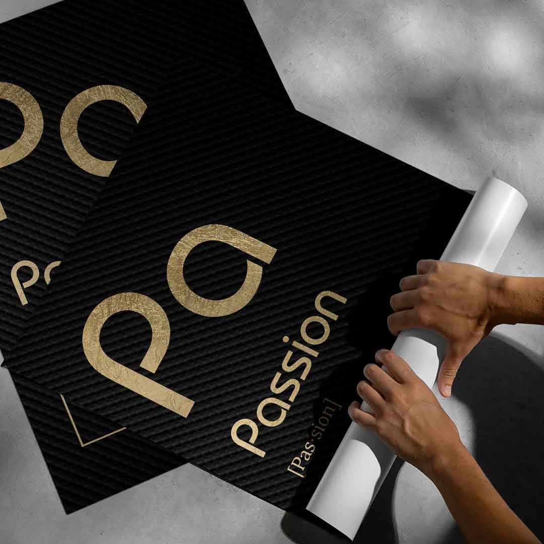 DOTCOMCANVAS® Passion (Pa) Poster Version Schwarz – aufgerollt