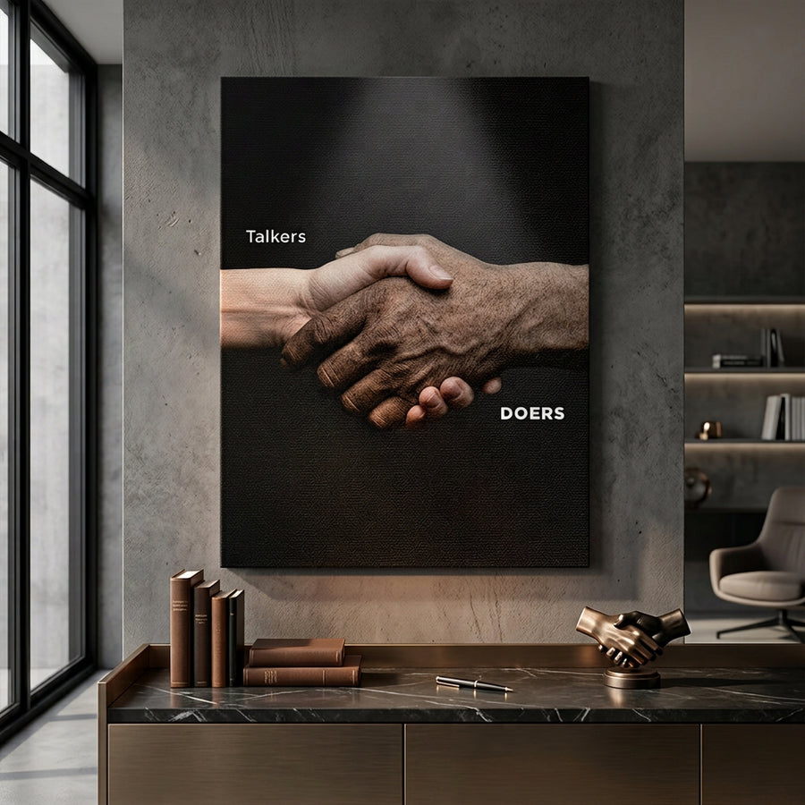 Leinwandbild Talkers Vs Doers Handshake an der Wand eines modernen Wohnraums