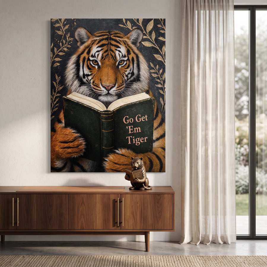 Leinwandbild Go Get 'Em Tiger an der Wand eines modernen Wohnraums
