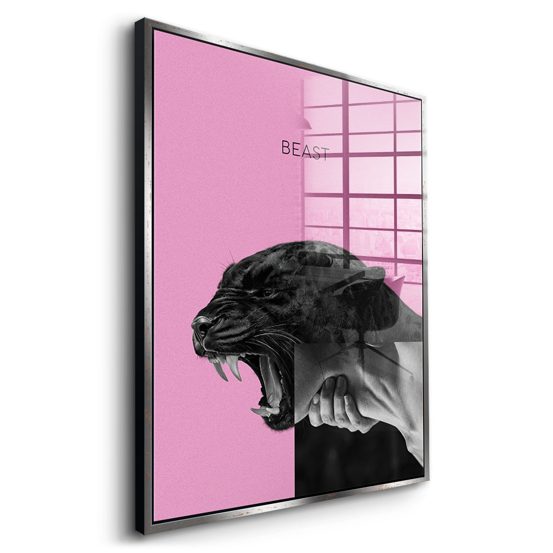 Seitenansicht des Acrylglasbilds Beast Pink im silbernen Rahmen