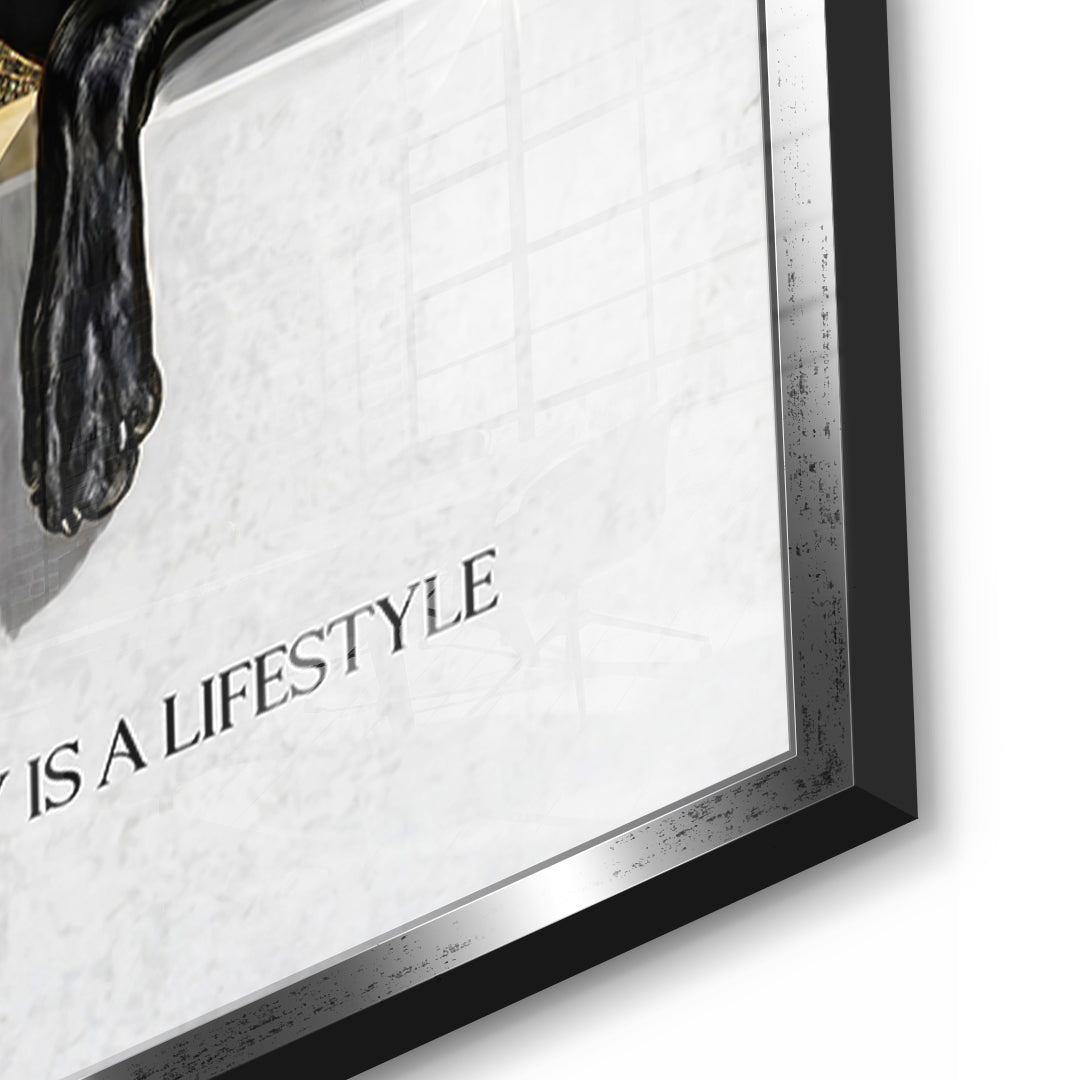 Detailaufnahme des 5mm Acrylglases, Luxury Is A Lifestyle im silbernen Rahmen