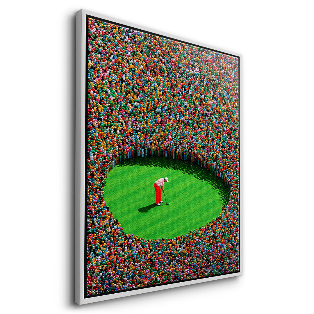Seitenansicht des Leinwandbilds The Final Putt im weißen Rahmen