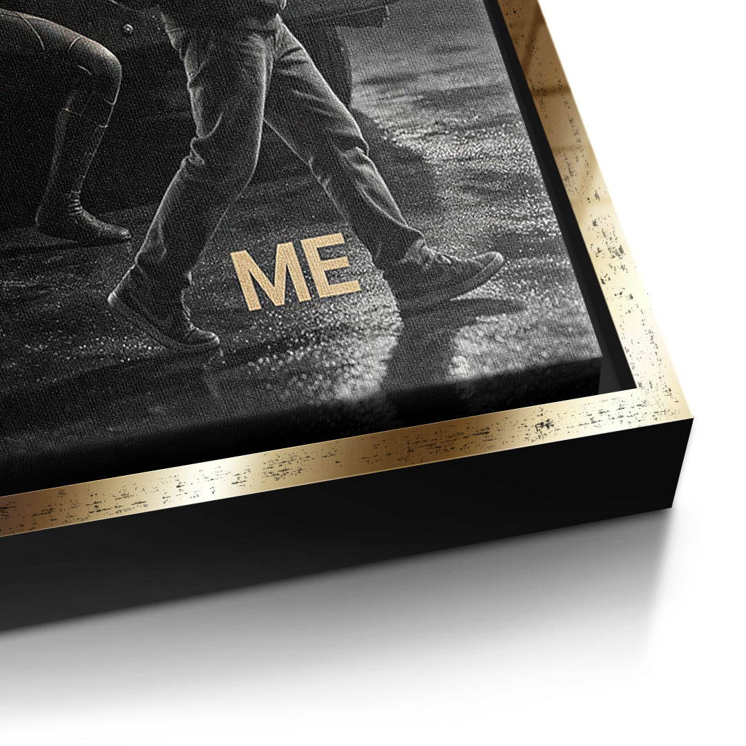 Detailaufnahme der Leinwandstruktur, Life My Mom Me im goldenen Rahmen