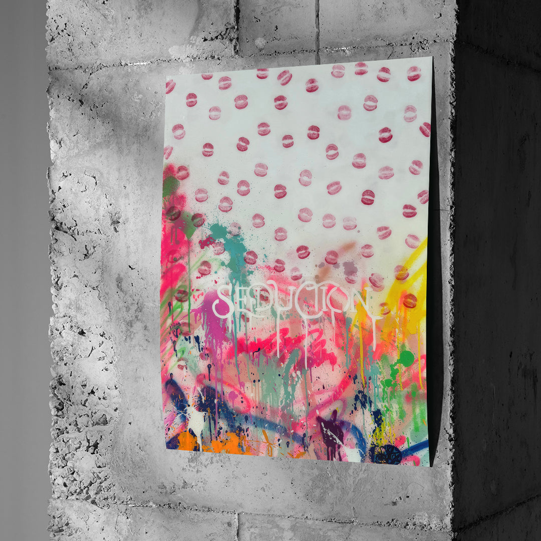 Poster Seduction Kisses an einer Betonwand