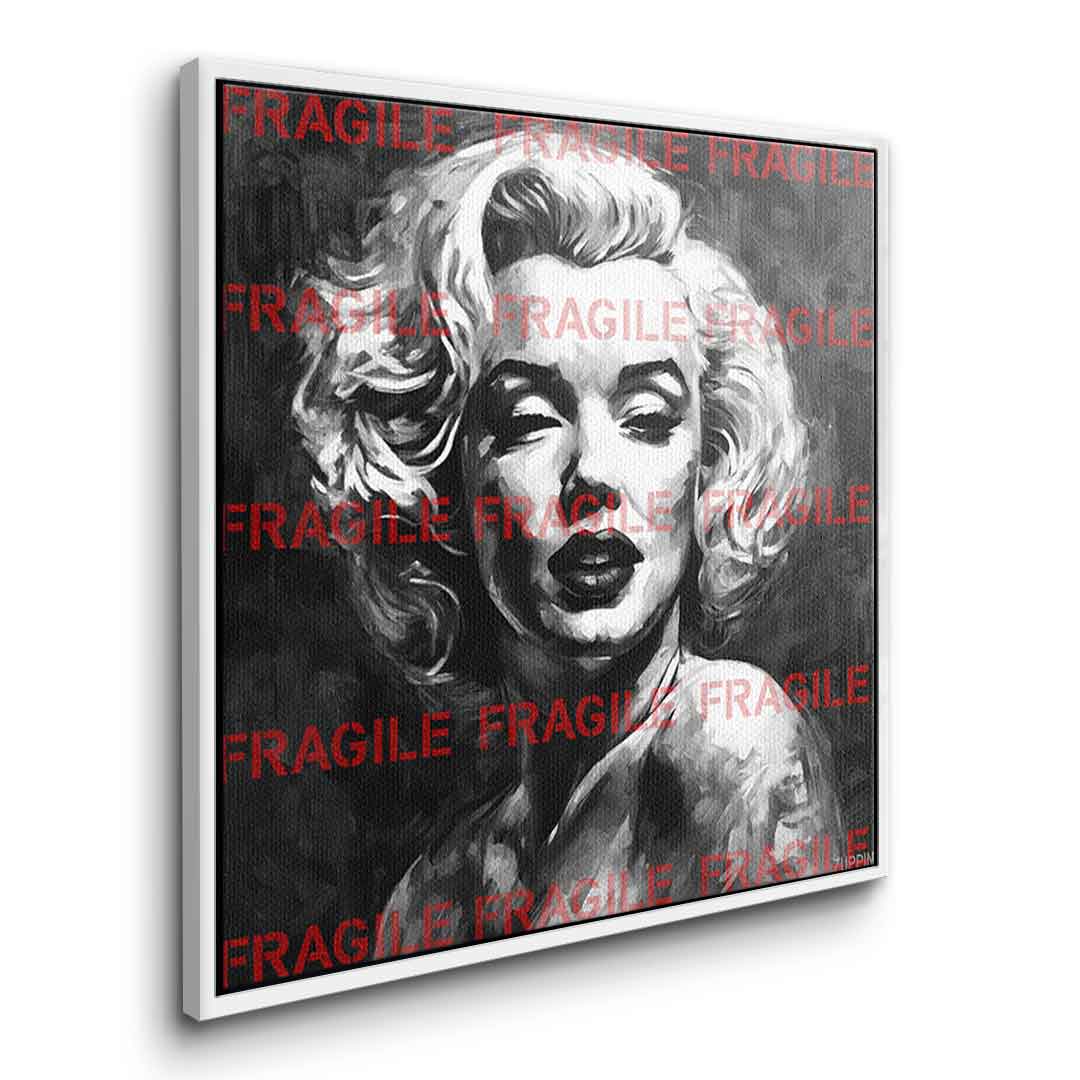 Fragile Monroe