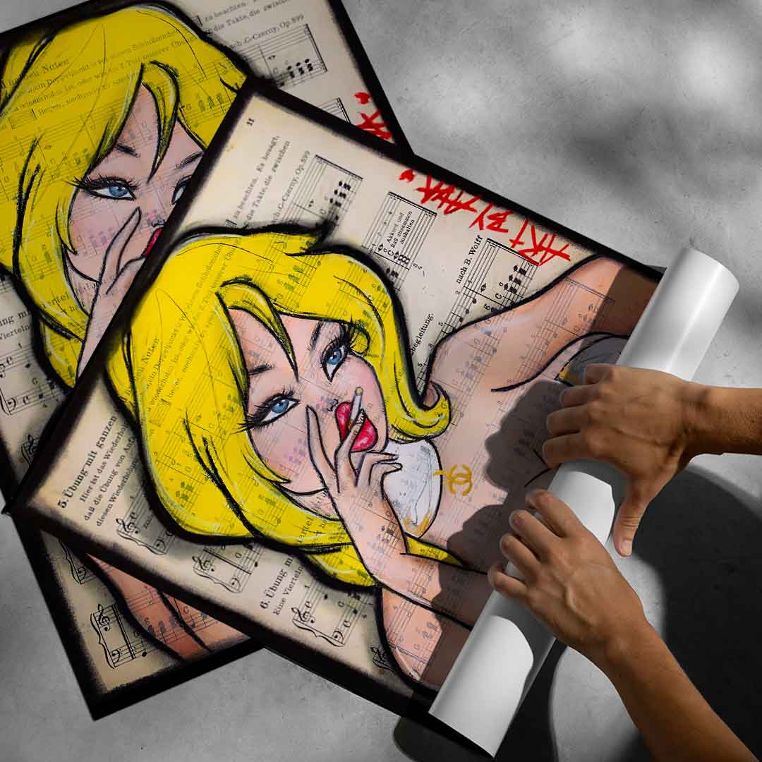 Smoking Hot - Poster