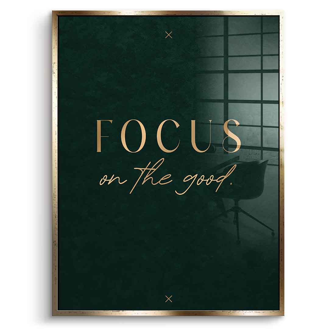 DOTCOMCANVAS FOCUS Acrylglasbild – Frontansicht im goldenen Premium-Rahmen
