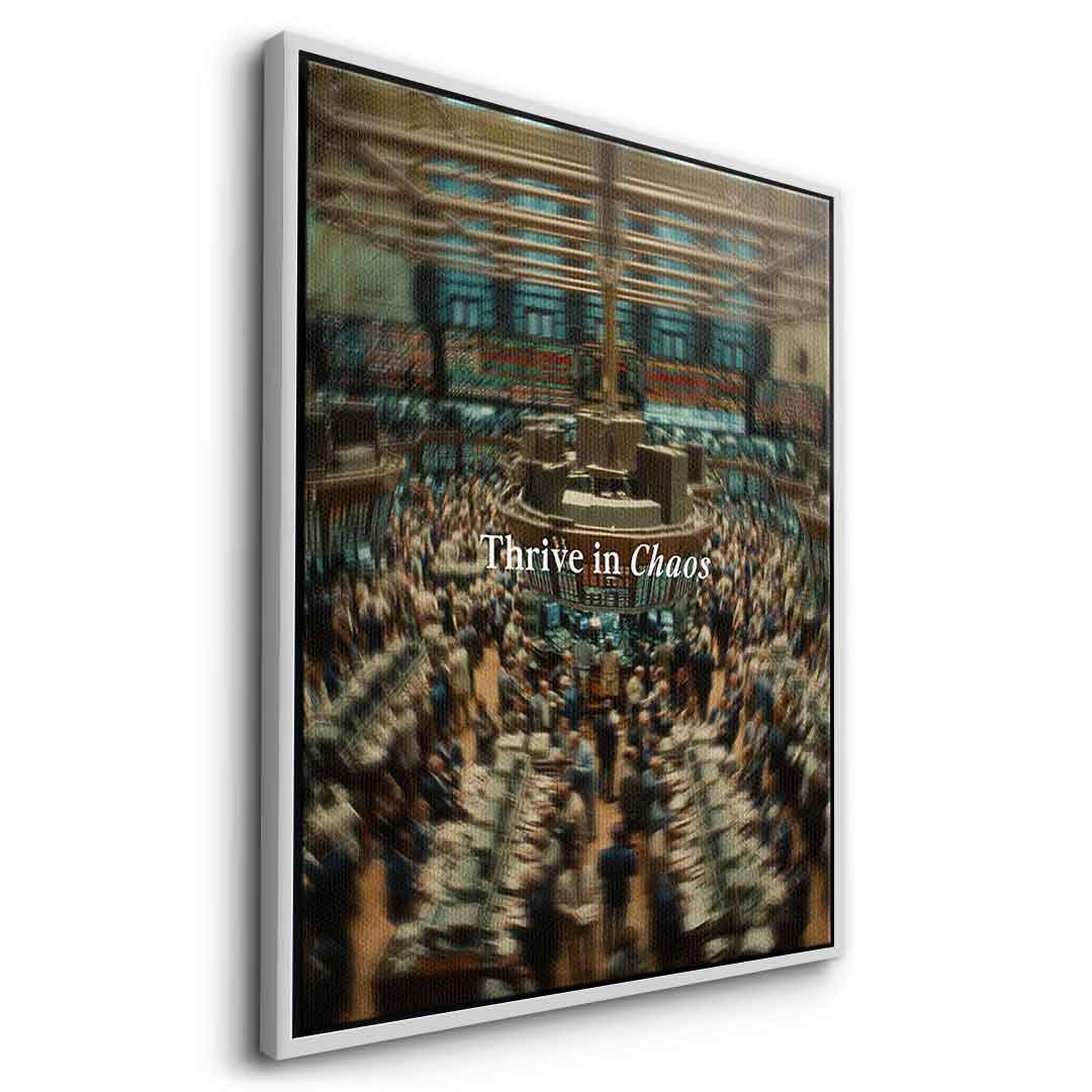 Thrive in Chaos Leinwandbild mit silbernem Rahmen Seitenansicht
