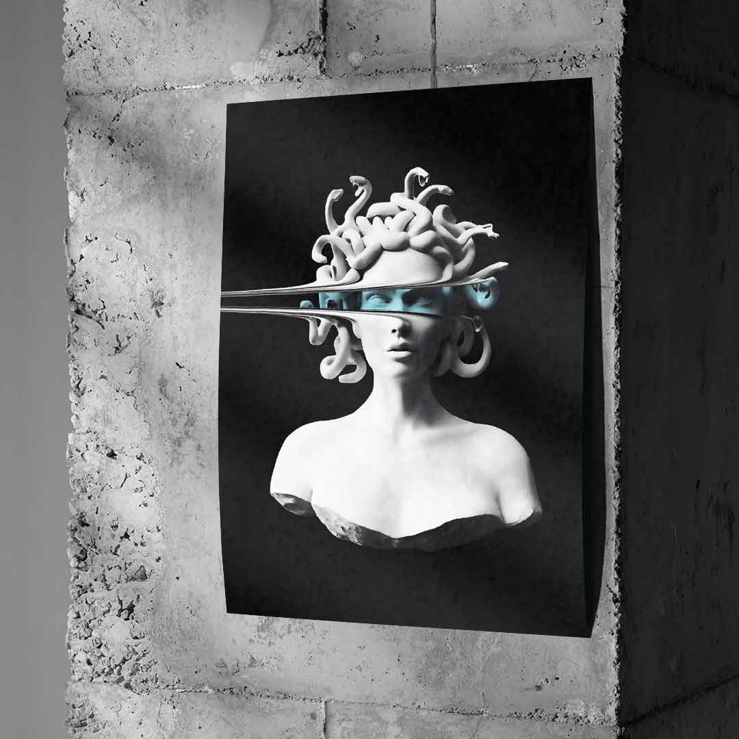 DOTCOMCANVAS® Portrait of Medusa Poster – an Betonwand
