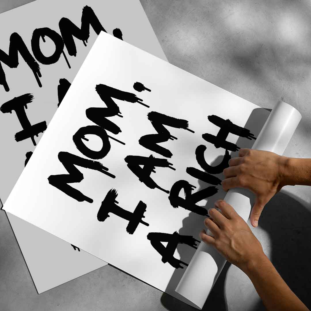 DOTCOMCANVAS Mom, I am a Rich, Man. Poster gerollt