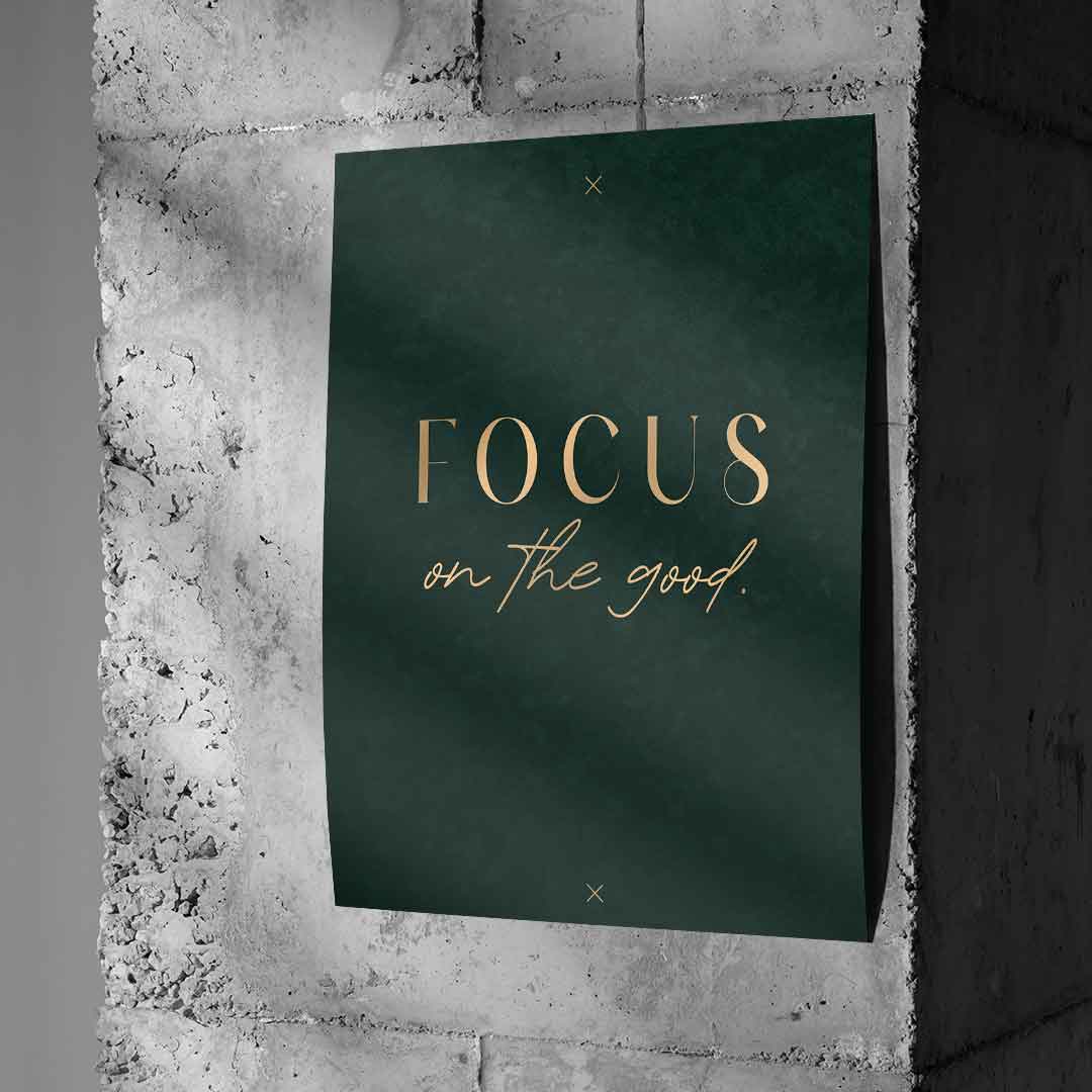 DOTCOMCANVAS FOCUS Poster – an Betonwand montiert